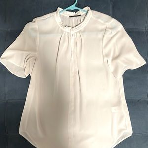 Tahari women’s blouse with a very pretty high neck that clips in the front